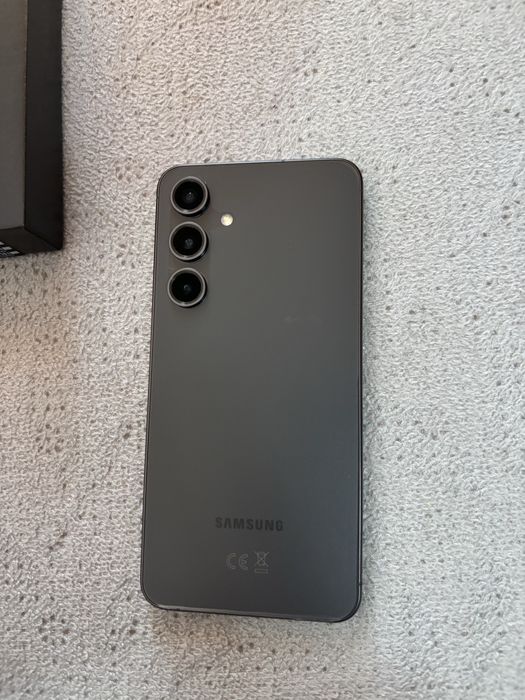 Samsung Galaxy s 24 FE 128 GB като нов