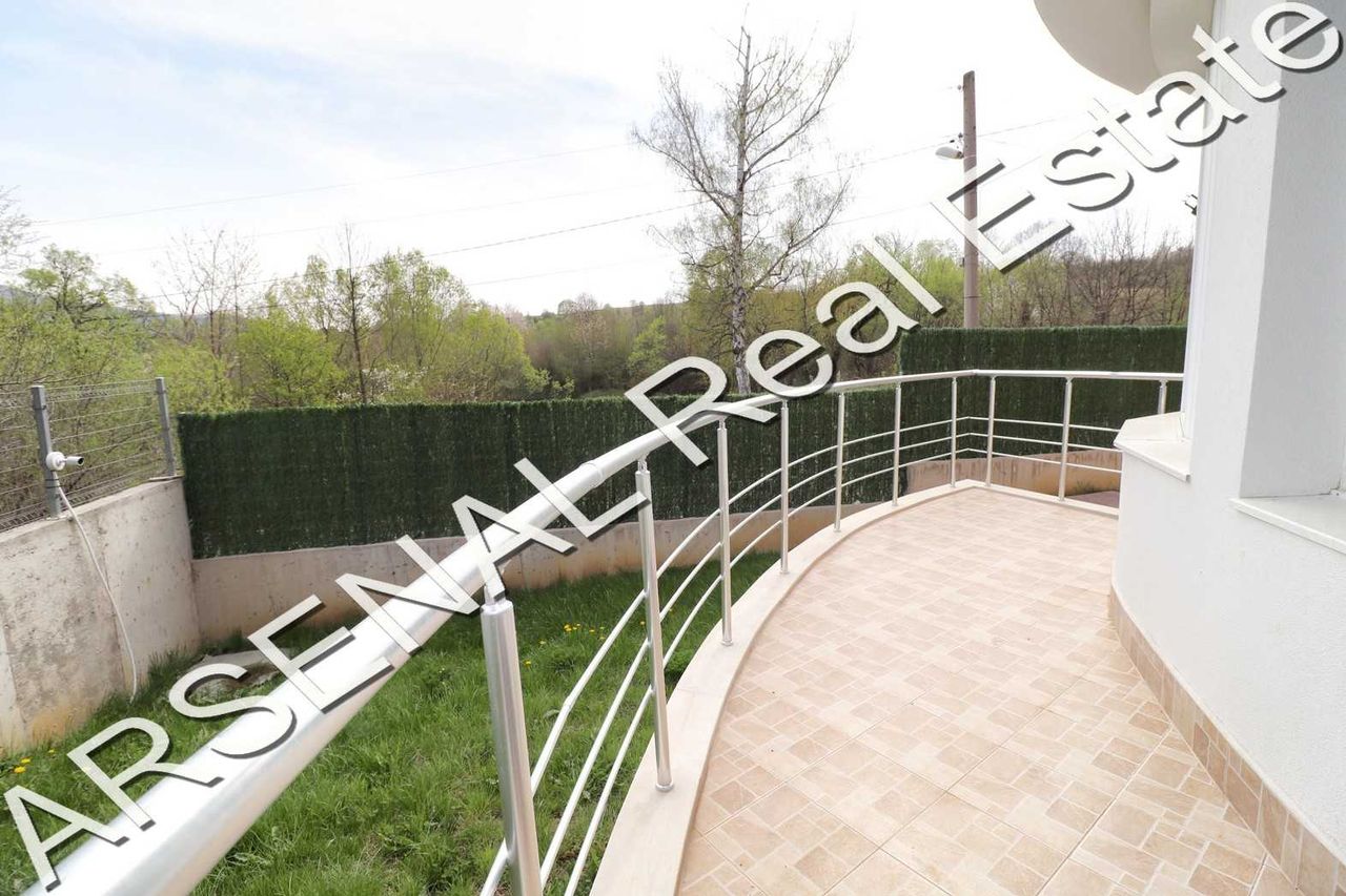 Дава се под наем Къща в с. Владая, Област София-град - 260 кв.м за 1200 € - Снимка #7