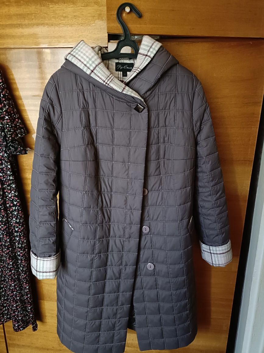 Продам осенние пальто