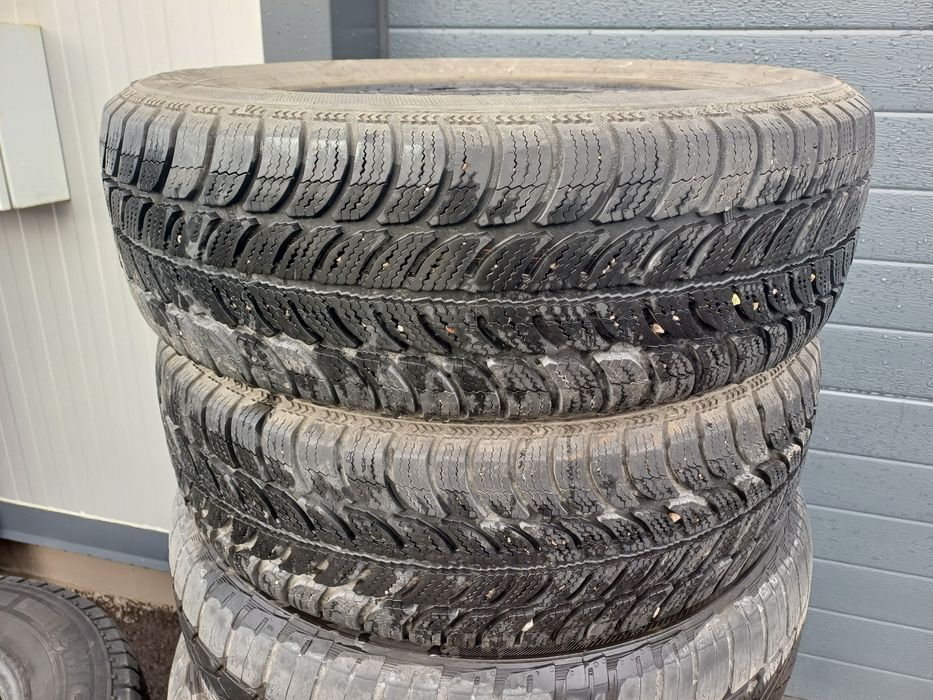 2бр зимни гуми 175/65/14 - DEBICA FRIGO 2

DOT-1417
Грайфер- около 6мм