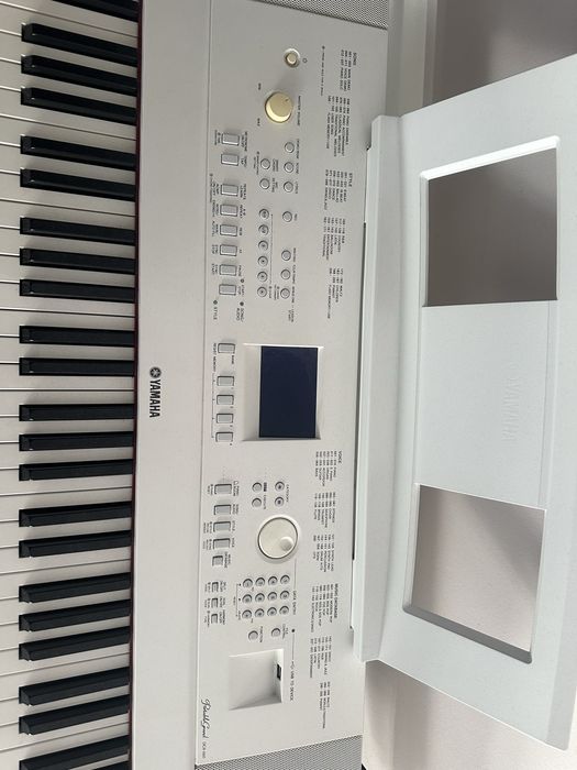 Pian YAMAHA DGX 660 Portable Grand