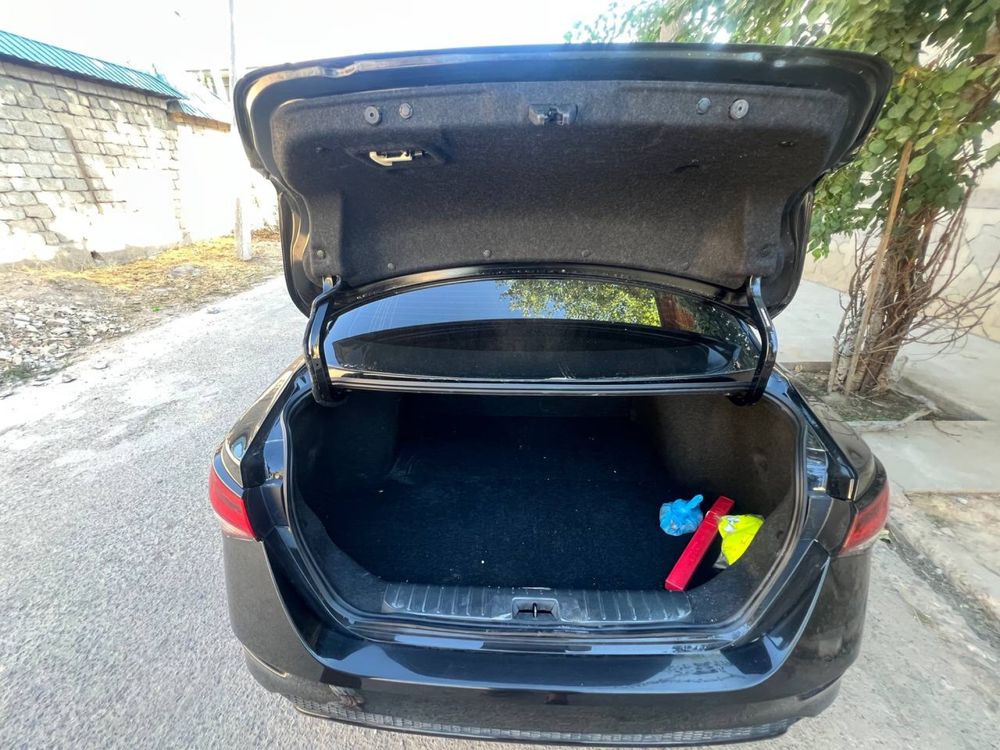 Nissan Sulphy Gibrid Продается