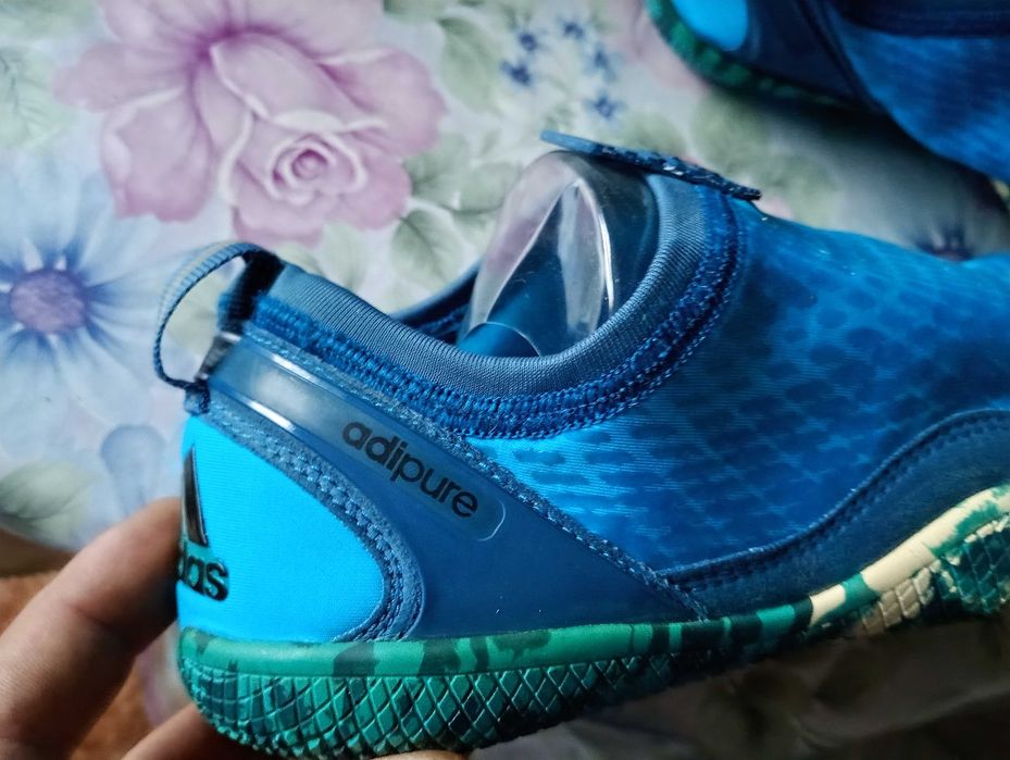 Adidas adipure маратонки пръсти