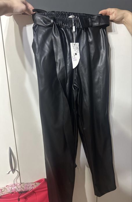 Продам женские кожаные брюки