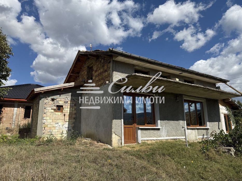 Самостоятелна ТУХЛЕНА къща на ПЛОЧА - с.Ивански!