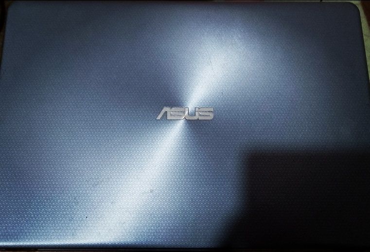 Asus notebook sotiladi arzon sfatli narxda