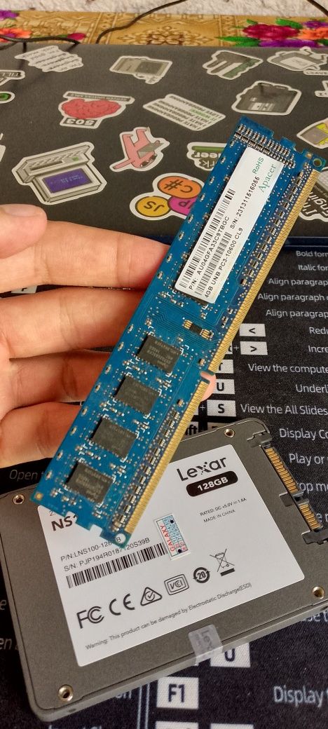 SSD va Ram (4GB va 8GB)