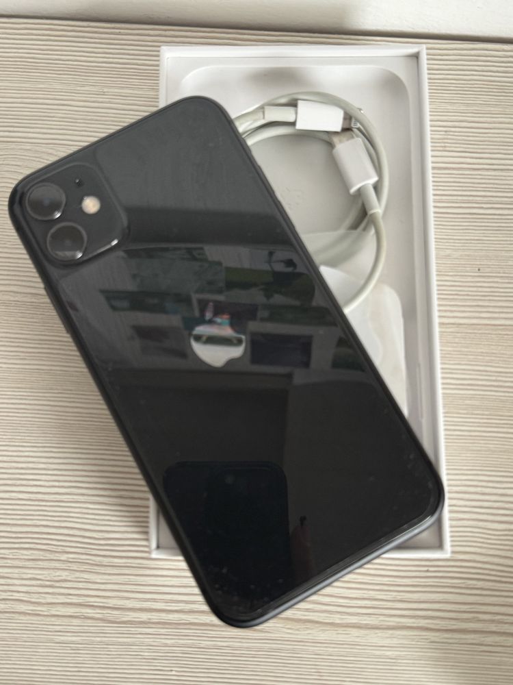 Продам iphone 11 black