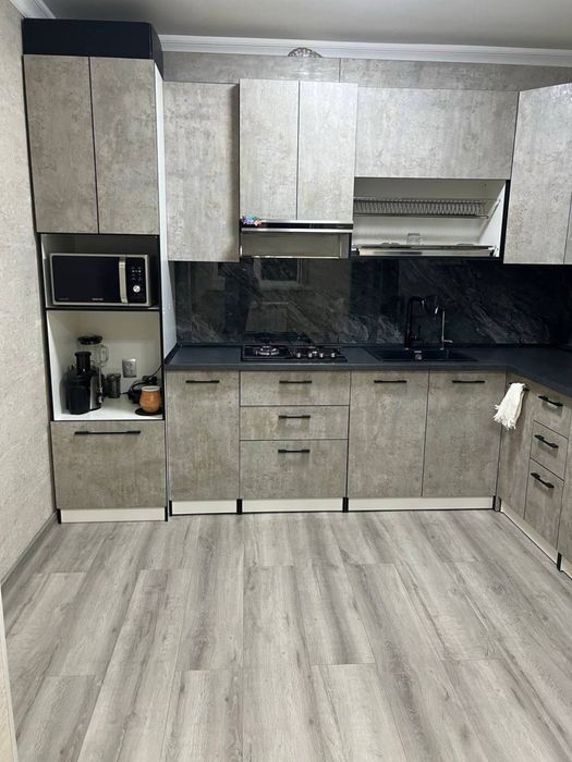 Продается 4-комнатная квартира, массив Карасу-1, ориентир школа № 209