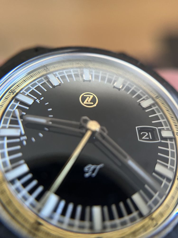 Часовник Zelos GT Carbon "Eclipse"