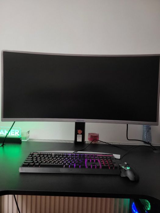 Set up gaming complet pc monitor birou scaun periferice