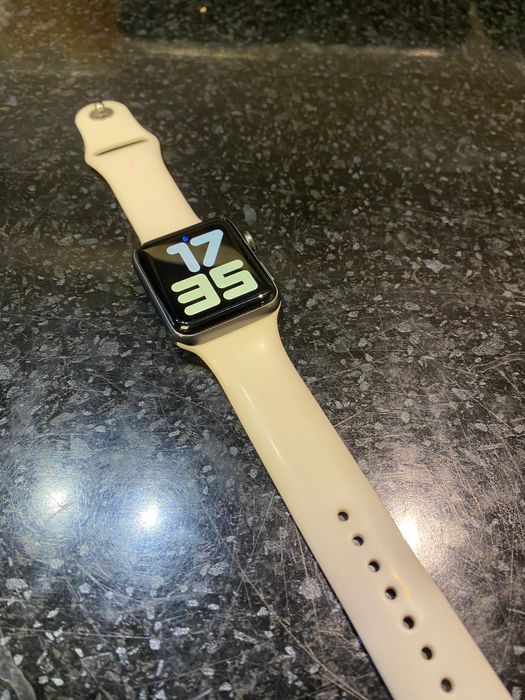 Срочно продам Apple Watch 3 series