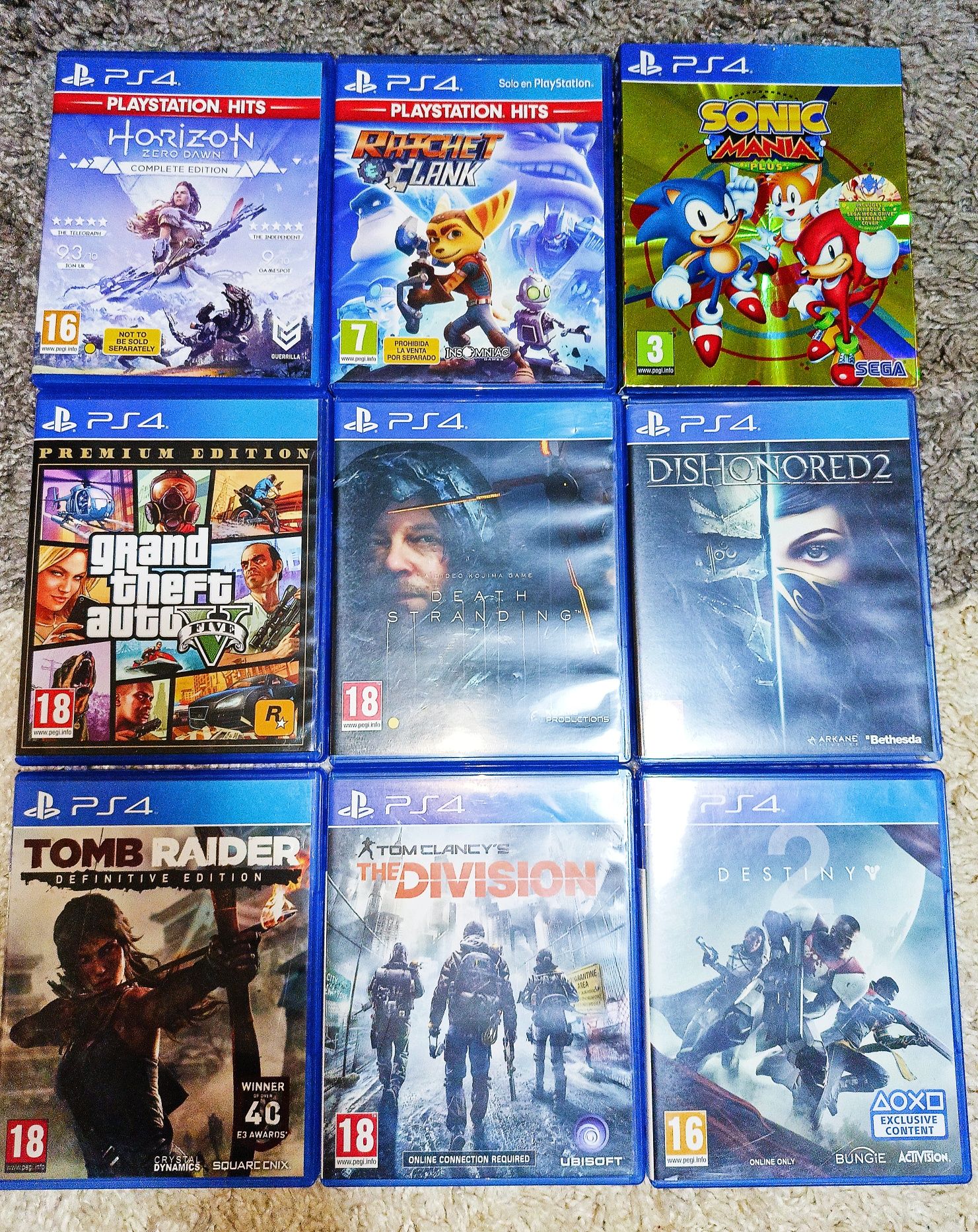 Vând PS4 Pro cu 9  jocuri