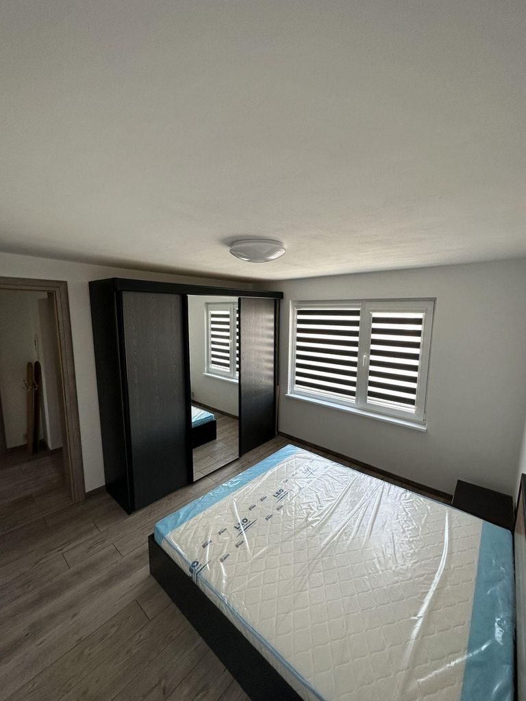 Дава се под наем Етаж от къща в Варна, Галата - 85 кв.м за 750 € - Снимка #3