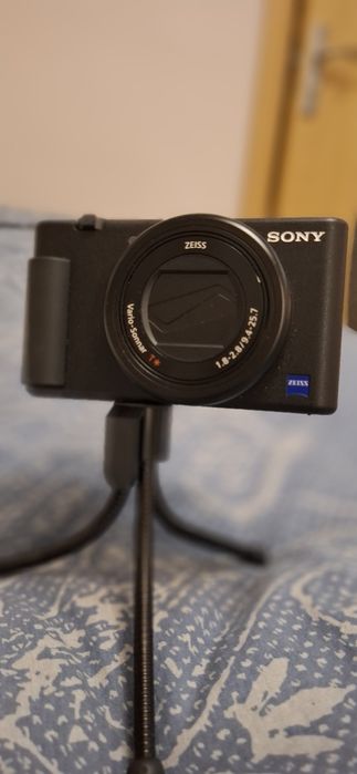 Sony zv1 ,стойка,батерия,кабел