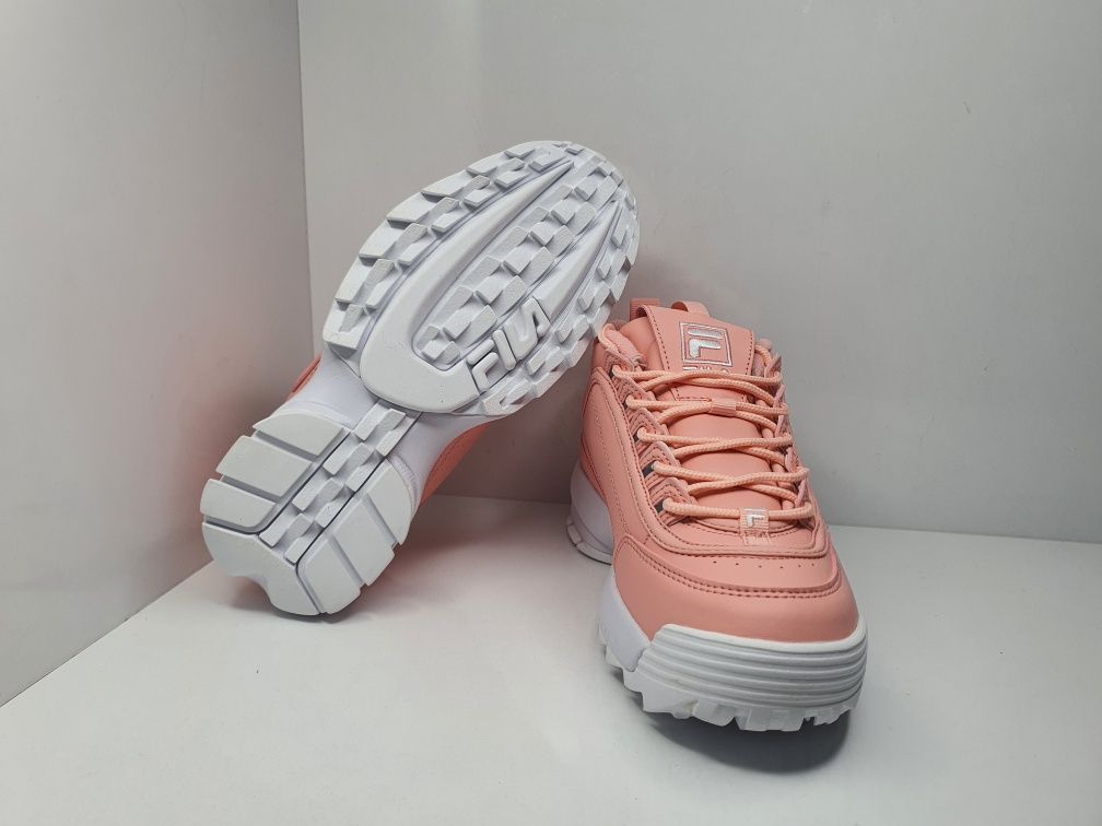 Кецове Fila Disruptor Low

Чисто нови с кутия.

Размер 37 стелка 23.5
