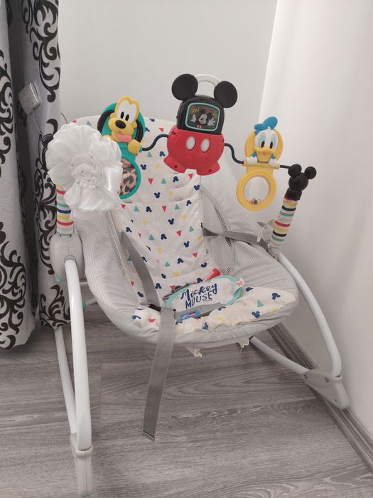 Scaun-balansoar pentru bebeluși cu sunete și lumini