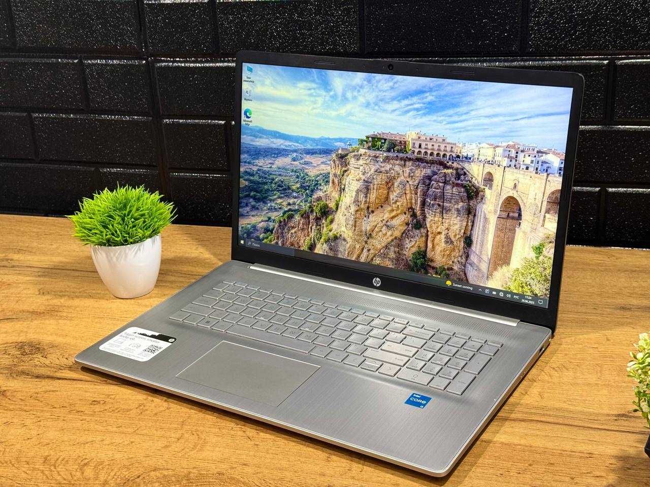 HP Laptop 17 / i3 1125G7 (8 Ядер) 16Gb / 256Gb - Сенсорный