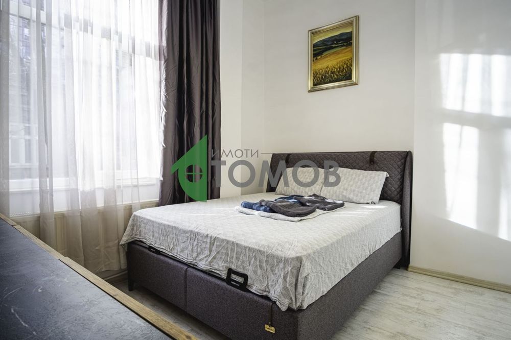 Луксозен и напълно обзаведен тристаен апартамент в сърцето на Русе