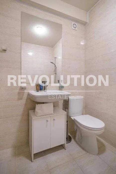 Дава се под наем Тристаен апартамент в Варна, Гръцка махала - 93 кв.м за 1050 € - Снимка #10