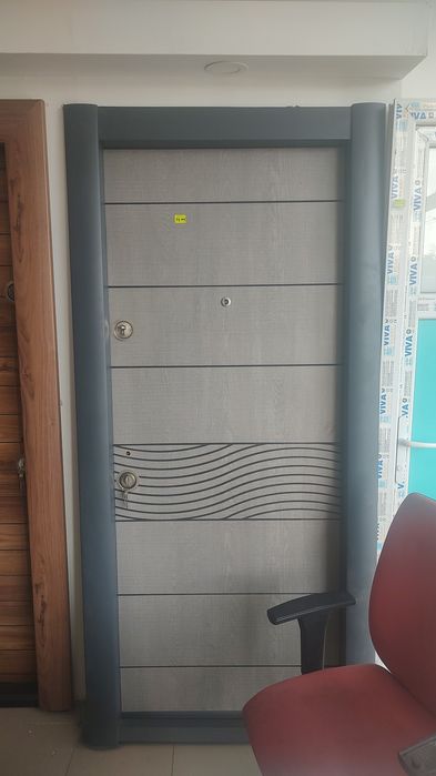 Ușa de apartament metalică cu montaj gratuit in toate sectoarele