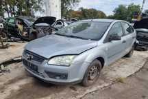 Dezmembrez Ford Focus 2 motor 1.6 benzina  HWDA cutie de viteze 5+1 trepte aripa stanga dreapta fata
