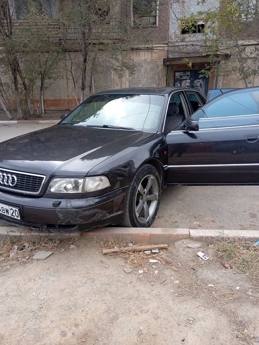 Продам Ауди а8. На ходу