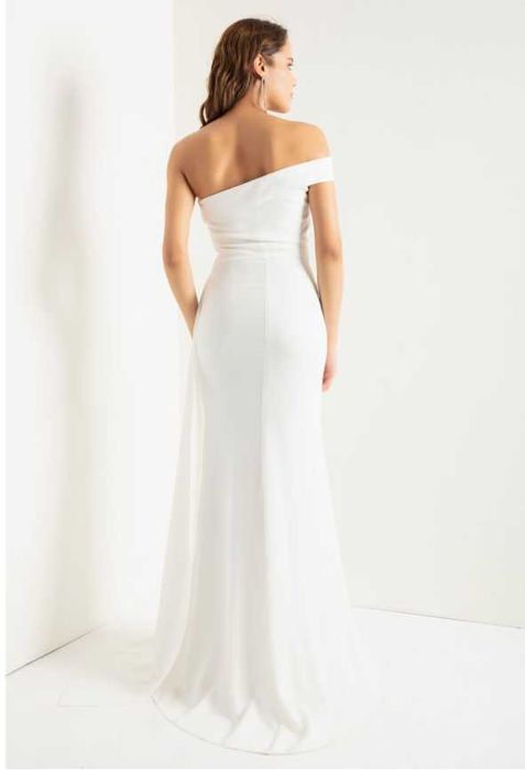 Официална бяла рокля