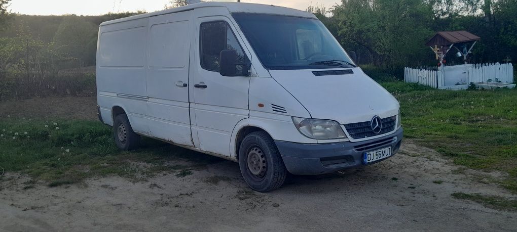 Vând Mercedes Sprinter