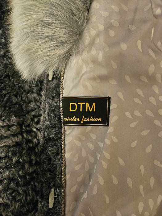 Haina din blană Astrahan