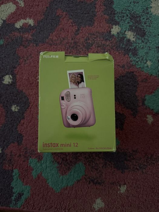 Aparatul foto instant Fujifilm Instax Mini 12 Sigilat