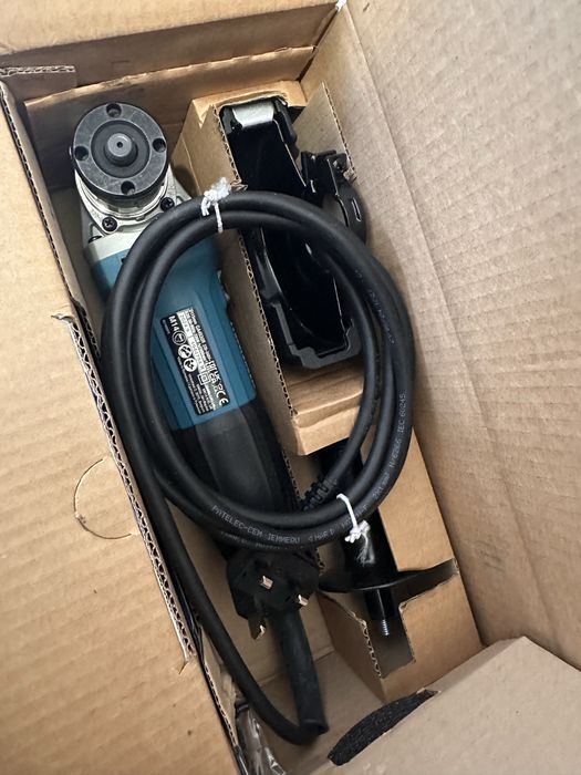 Flex Makita Nou in cutie cu priza de anglia