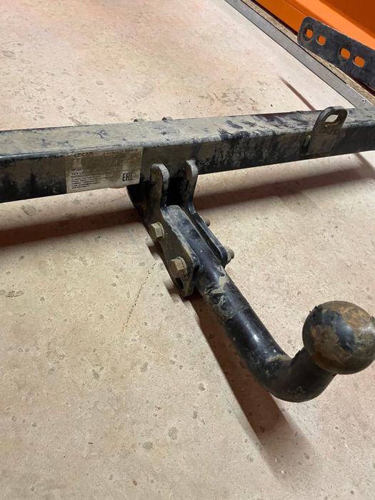 Продам фаркоп на Lada Granta