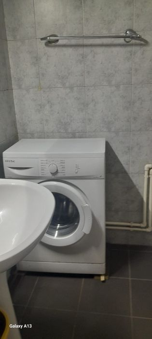 Camera de închiriat vila colentina