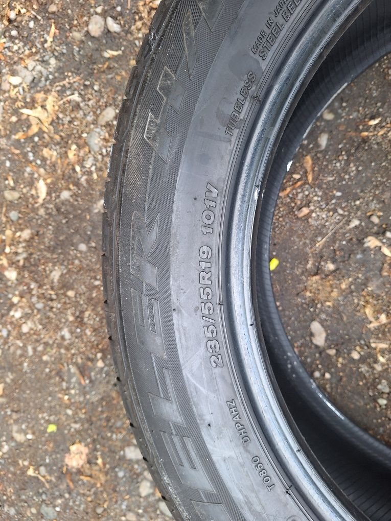 Anvelope Bridgestone 235/55/19 de vară 4 buc ff bune