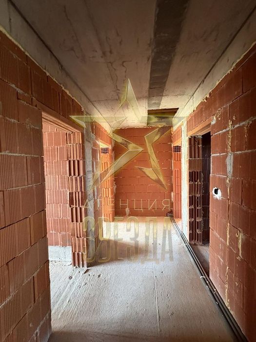 Продават се 2 къщи близнаци с външни гаражи с Акт 14