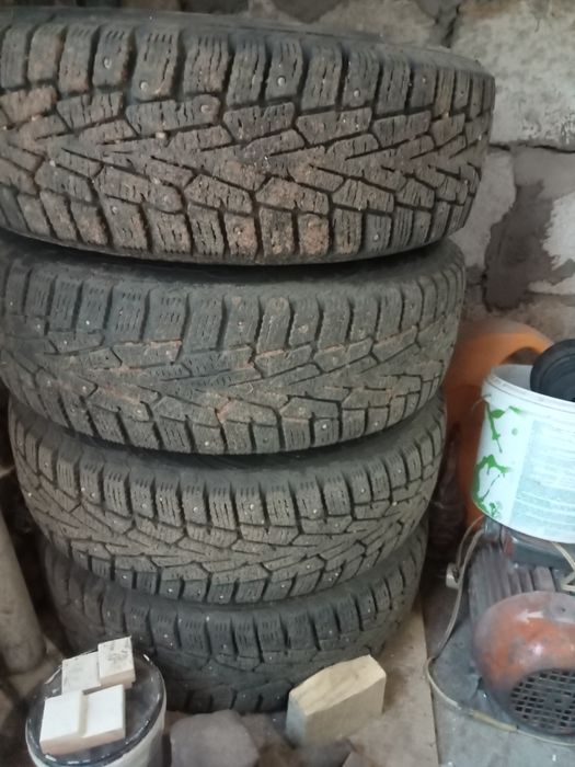 Шины с дисками комплект отл.сост