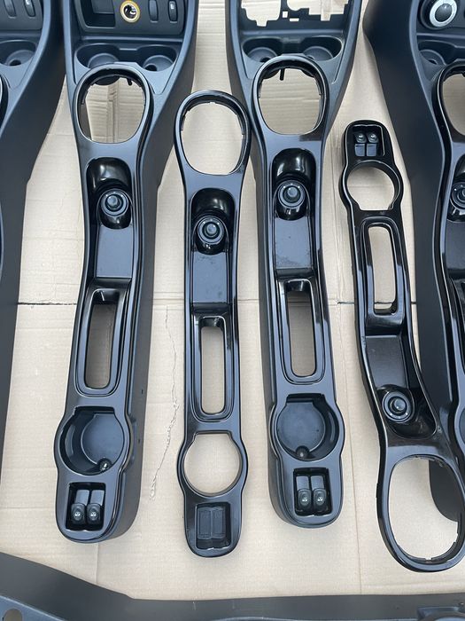 Vand tunel/consola maneta/ Dacia Duster 2010/2017