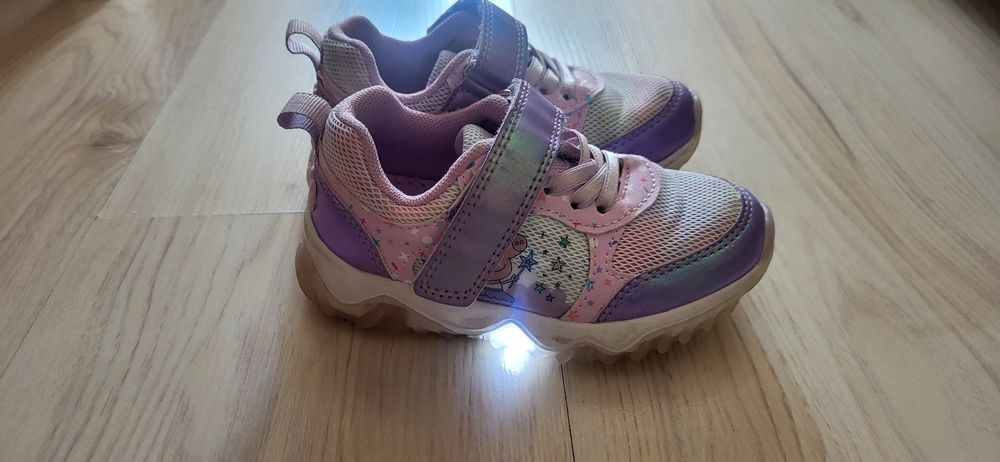 Светещи маратонки