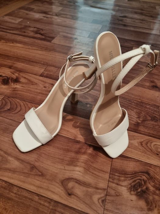 Продам стильные босоножки