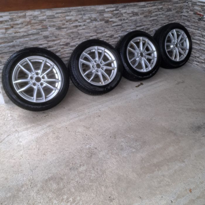 Jenți de aluminiu cu cauciucuri de vara pentru turan