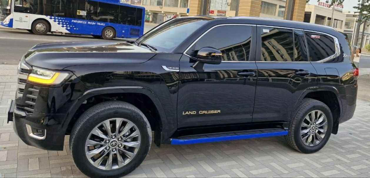 Land cruiser 300 Full Pozitsiya 3.5litr turbo SROCHNA SOTILADI!!!