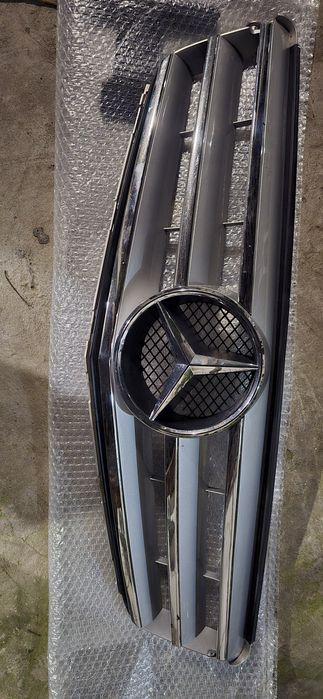 Решетка за Мерцедес W204