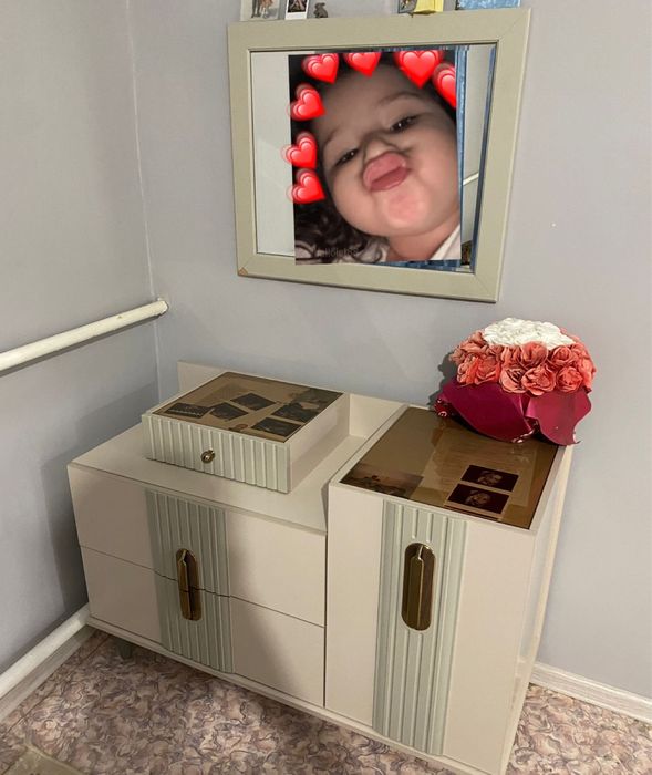 камод айнасымен сатылады срочно жанаозен каласында!