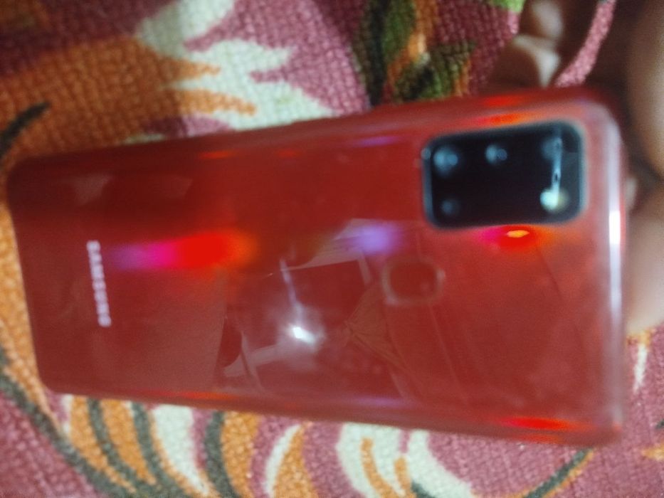 Самсунг А 21 сотилади