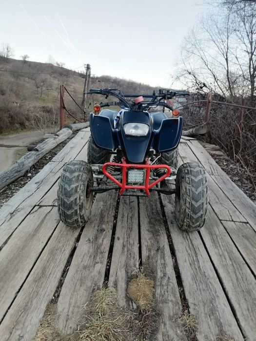 Vând 2 atv uri aștept oferte