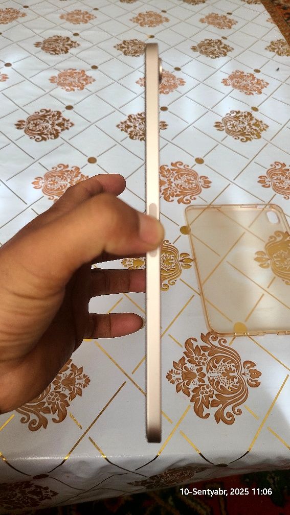 ipad mini 6 64 wi-fi koropkasi bor ishlashi yaxshi usta kòrmagan