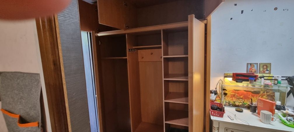 Продам шкаф для прихожей