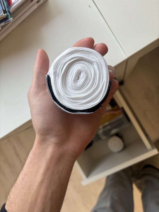 Боксoви ръкавици Leone и бинт everlast elite 2