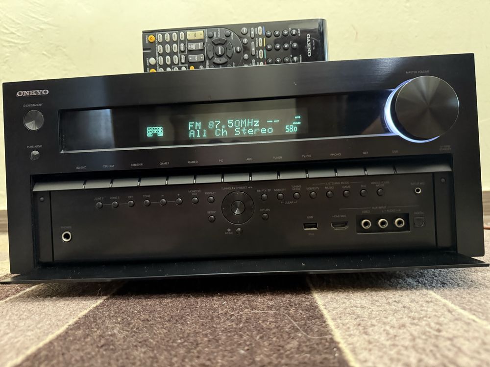 Onkyo TX-NR 818 Качествен и мощен ресивър